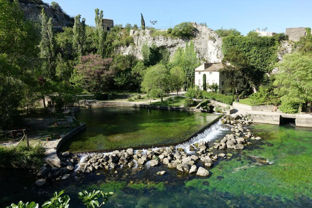 Le Mas Saint Jean Mézoargues Zewnętrze zdjęcie